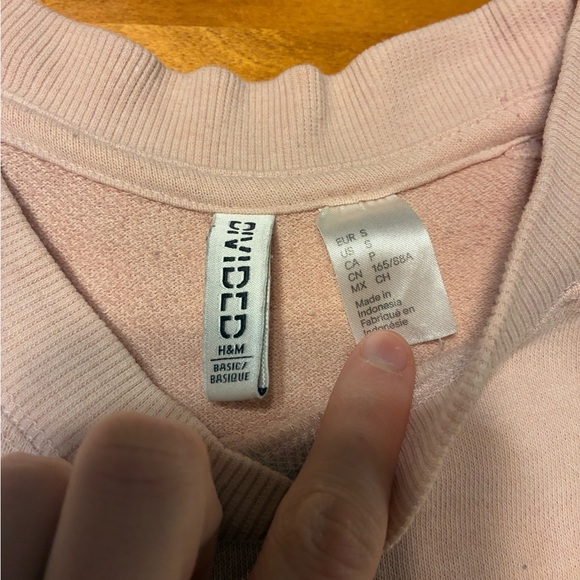 4 tops for $25 ✨ long sleeves & turtlenecks - Picture 5 of 10